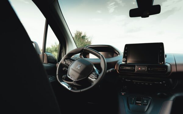 Adaptiv cruisekontroll i trafikken: slik bruker du systemet smart og oppmerksomt