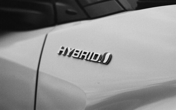 Elbil eller ladbar hybrid: slik vurderer du hva som passer ditt kjøremønster