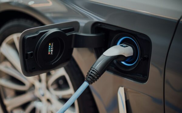 Elbil og batterihelse: slik kjører og lader du for lengst mulig levetid