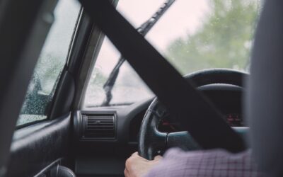 Sikt i bilen: vaner som gir klarere ruter og roligere turer året rundt