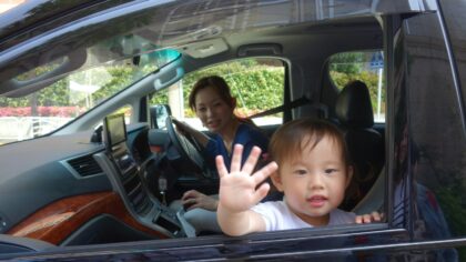Slik holder du orden i familiebilen med barneseter, sportsutstyr og handleposer