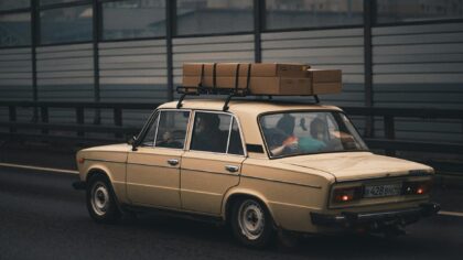 Slik pakker du bilen smart til helgetur og bilferie med familie