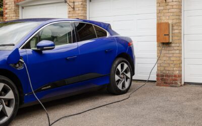 Slik tar du vare på elbilens batteri i hverdagen og bremser degraderingen