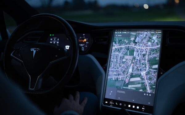 Smart bruk av bilens programvare: slik får du mer ut av elbilen din