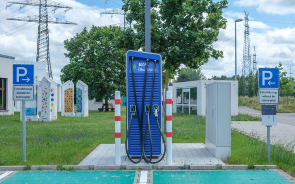 Smart elbilferie i Norden: slik unngår du ladestress på sommerturen