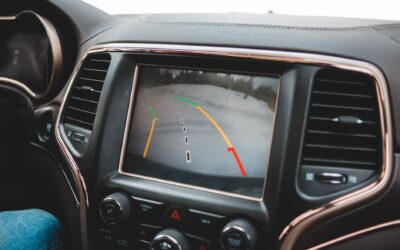 Automatisk parkeringsassistent i bilen: slik får du enklere og tryggere parkering