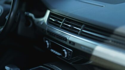 Slik tar du vare på klimaanlegget i bilen: frisk luft, mindre lukt og stabil kjøling