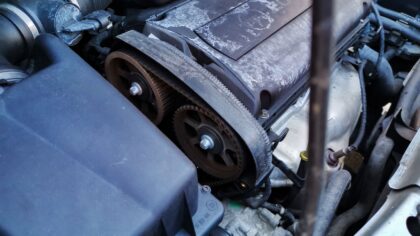 Slik tar du vare på multireimen: enkle kontroller som kan hindre store motorproblemer