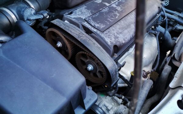 Slik tar du vare på multireimen: enkle kontroller som kan hindre store motorproblemer