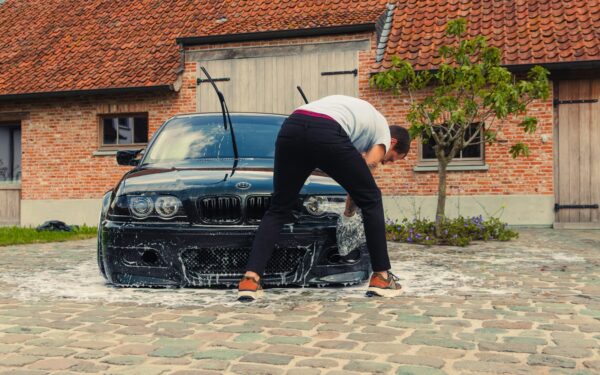 Slik vasker du bilen i maskinvask uten å ødelegge lakk og utstyr